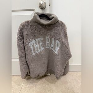 The Bar Large Sherpa Mockneck Sweatshirt. ⚡️💕
